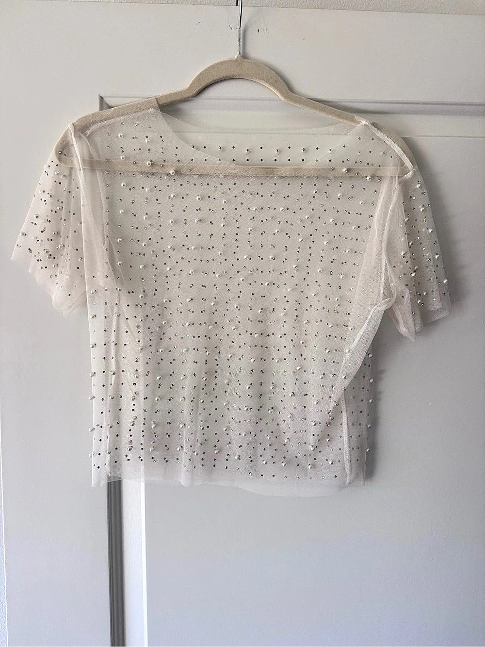 Embellished Short Sleeve Top in Cream with Pearls and Crystals Like New size Sma
